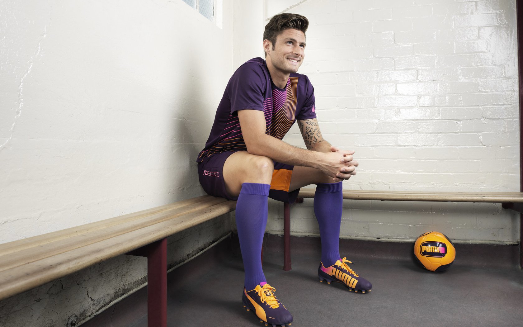 开云体育入口-东瀛风暴席卷拜耳球场，奥亚尔萨瓦尔一脚踢碎德国战车神话